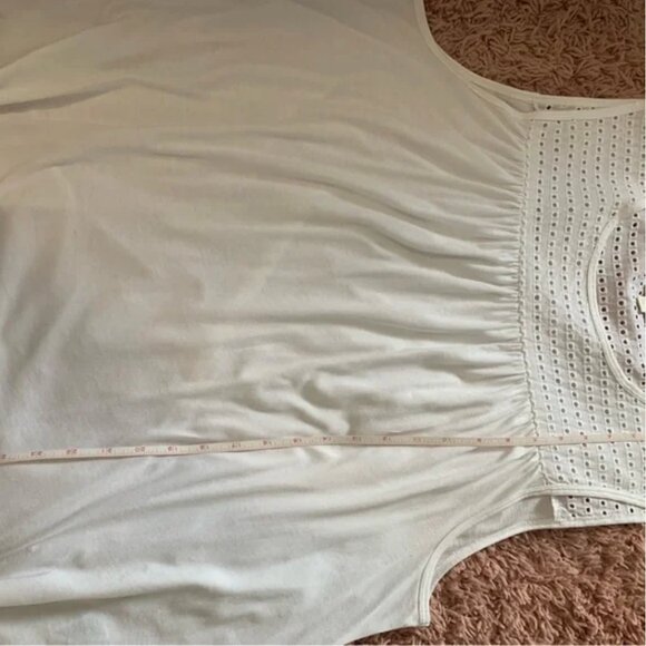 Gap White Eyelet Tank – XL | Effortlessly Chic - Picture 4 of 13